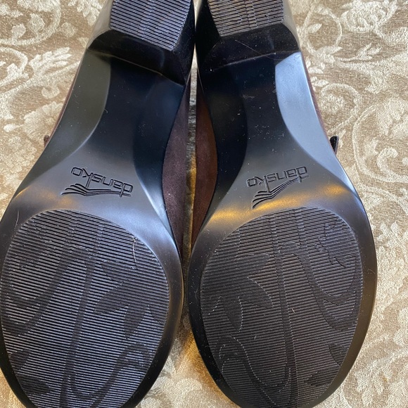 New Dansko Suede Mary Janes - Picture 5 of 7